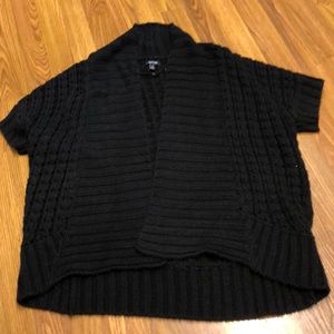 Medium Apt. 9 short sleeve sweater